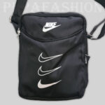 BANDOLERA IMPERMEABLE NIKE NEGRO 1