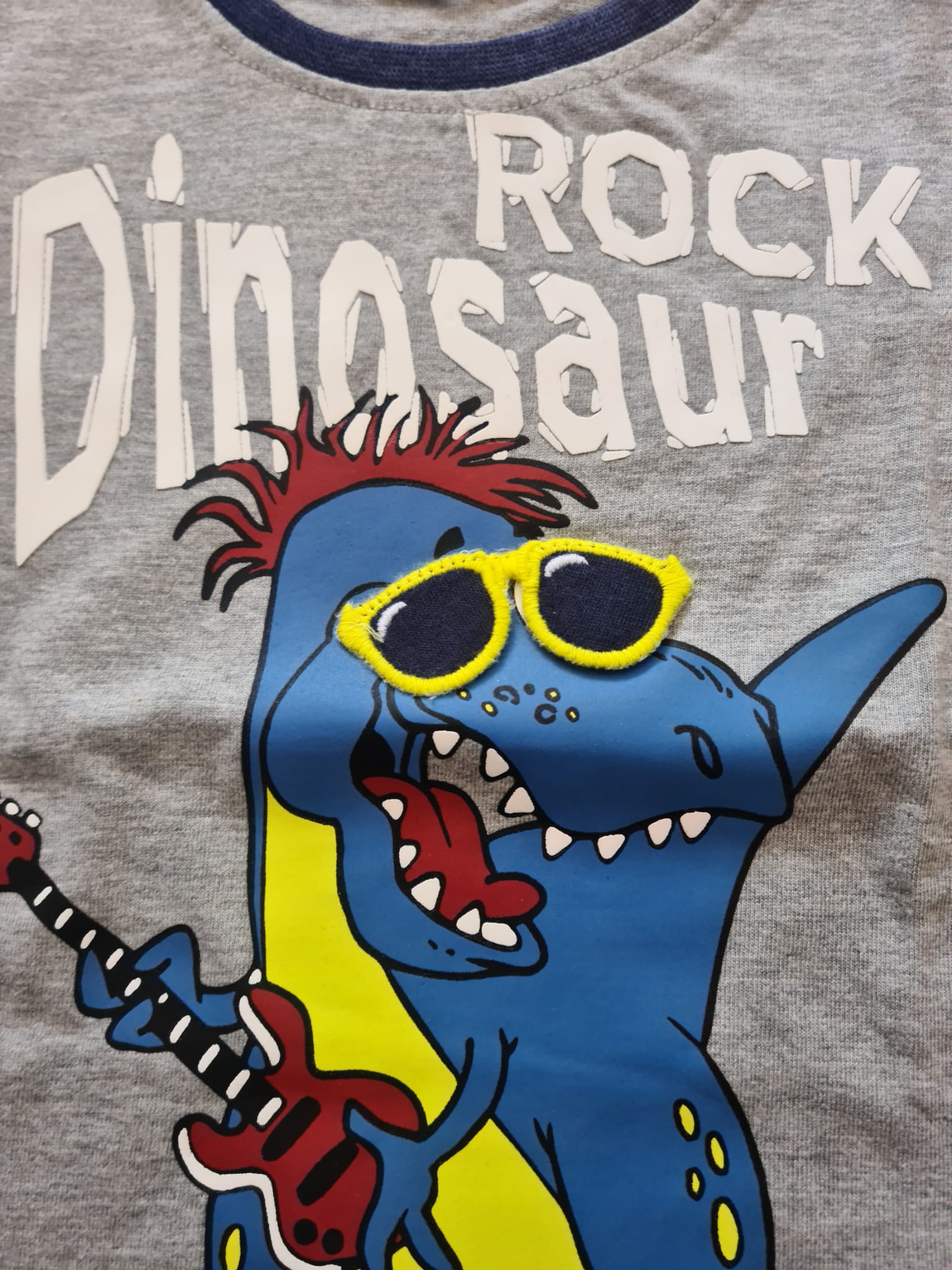 CAMISETA MONSTRUOS INFANTIL